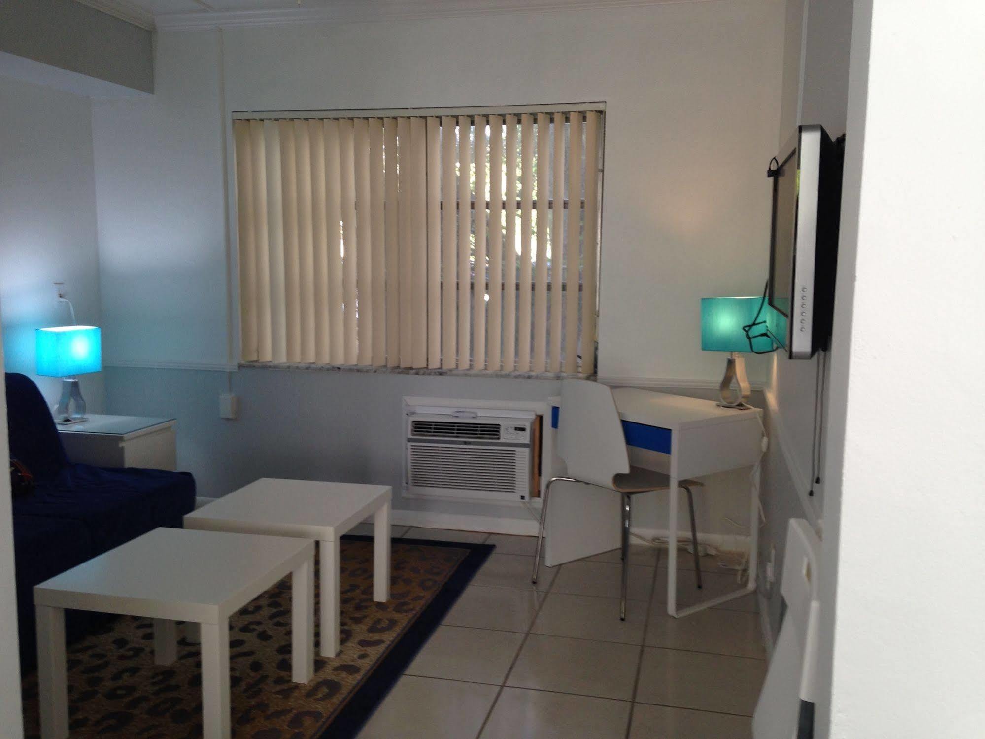 Cheston House - Clothing Optional All Male Guesthouse Φορτ Λόντερντεϊλ Εξωτερικό φωτογραφία